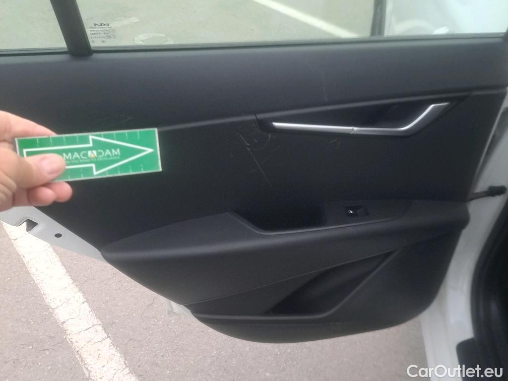  KIA  Niro KIA  / 2022 / 5P / crossover 1.6 GDi HEV 104kW (141CV) Concept #9