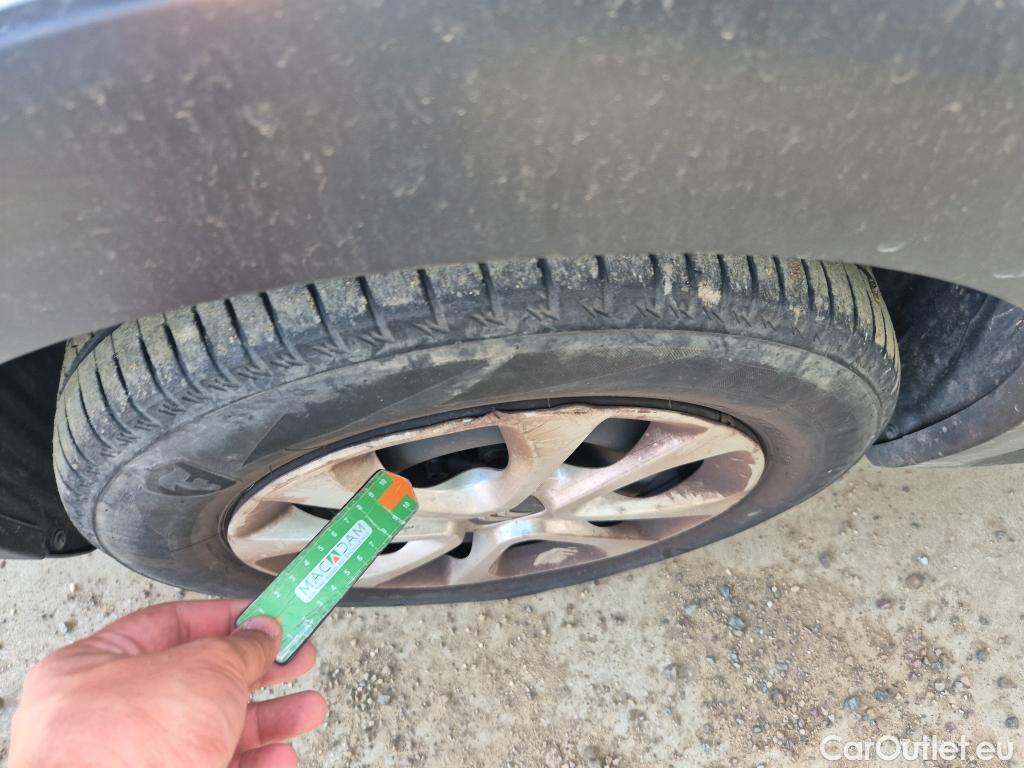  Citroen  C3 CITROEN  / 2016 / 5P / berlina con portón BlueHDi 73KW (100CV) S&S FEEL #18