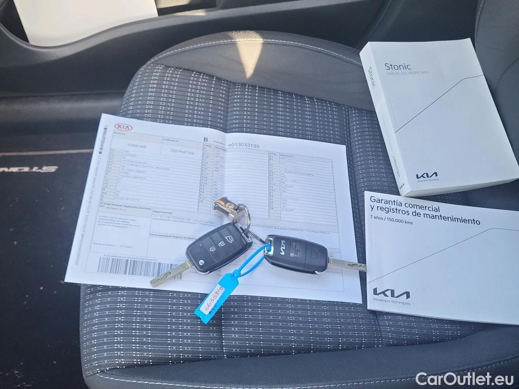  KIA  STONIC KIA  / 2017 / 5P / todoterreno 1.0 T-GDi 74kW (100CV) MHEV iMT Drive #17