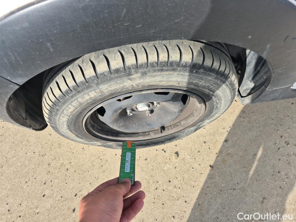  Citroen  C3 CITROEN  / 2016 / 5P / berlina con portón BlueHDi 73KW (100CV) S&S FEEL #22