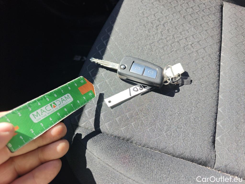  Nissan  Juke NISSAN  / 2019 / 5P / crossover DIG-T 84 kW (114 CV) DCT 7 Vel. Acenta (AC3) #2