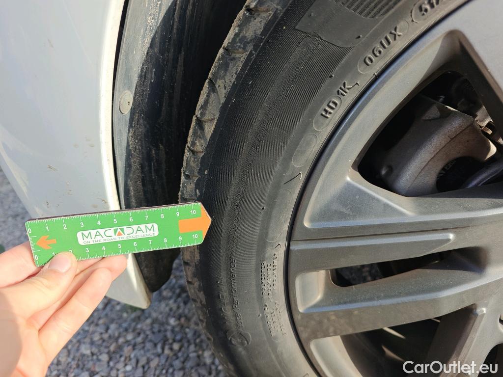  Peugeot  208 PEUGEOT  / 2019 / 5P / berlina con portón BlueHDi 73kW (100CV) Active Pack #25