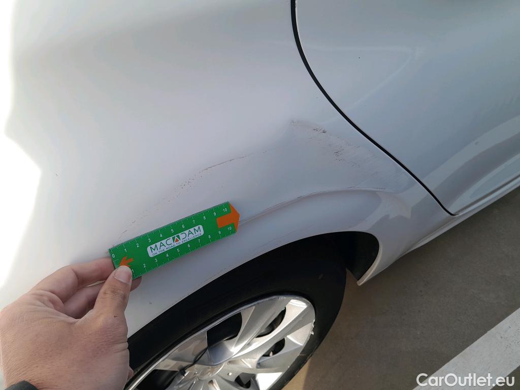  Peugeot  208 PEUGEOT  5p 1G berlina con portón 5P ACCESS 1.6 BlueHDi 55KW (75CV) #2