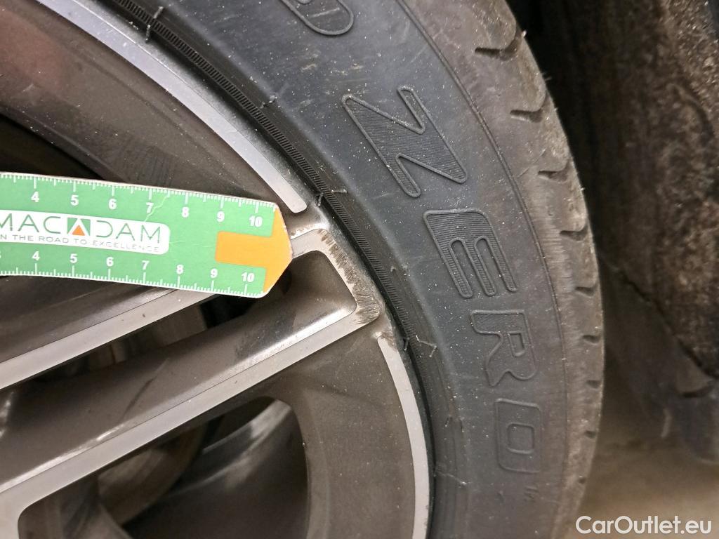  Mercedes  C-Klasse MERCEDES-BENZ Clase C / 2018 / 4P / sedán C 220 d #6