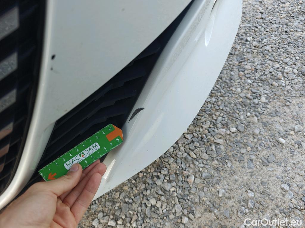  Peugeot  208 PEUGEOT  / 2019 / 5P / berlina con portón BlueHDi 73kW (100CV) Active Pack #39