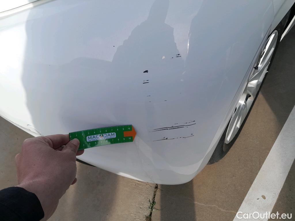  Peugeot  208 PEUGEOT  5p 1G berlina con portón 5P ACCESS 1.6 BlueHDi 55KW (75CV) #16