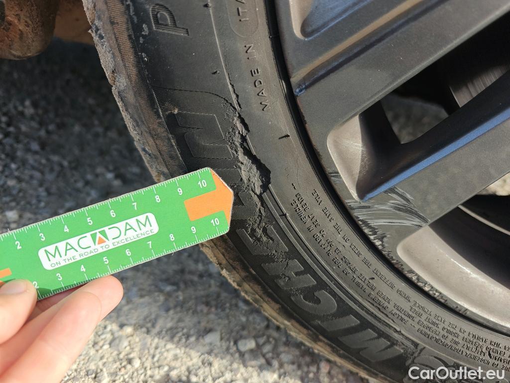  Peugeot  208 PEUGEOT  / 2019 / 5P / berlina con portón BlueHDi 73kW (100CV) Active Pack #29