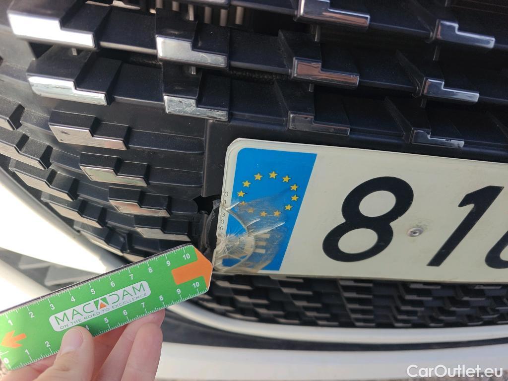  Peugeot  208 PEUGEOT  / 2019 / 5P / berlina con portón BlueHDi 73kW (100CV) Active Pack #47