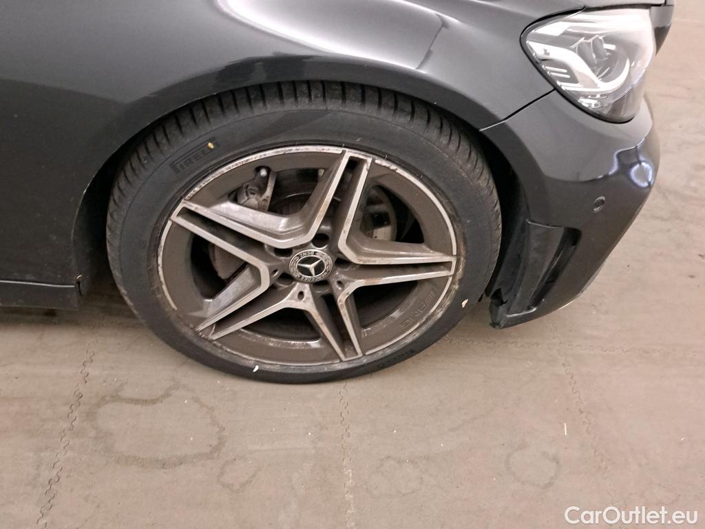  Mercedes  C-Klasse MERCEDES-BENZ Clase C / 2018 / 4P / sedán C 220 d #3