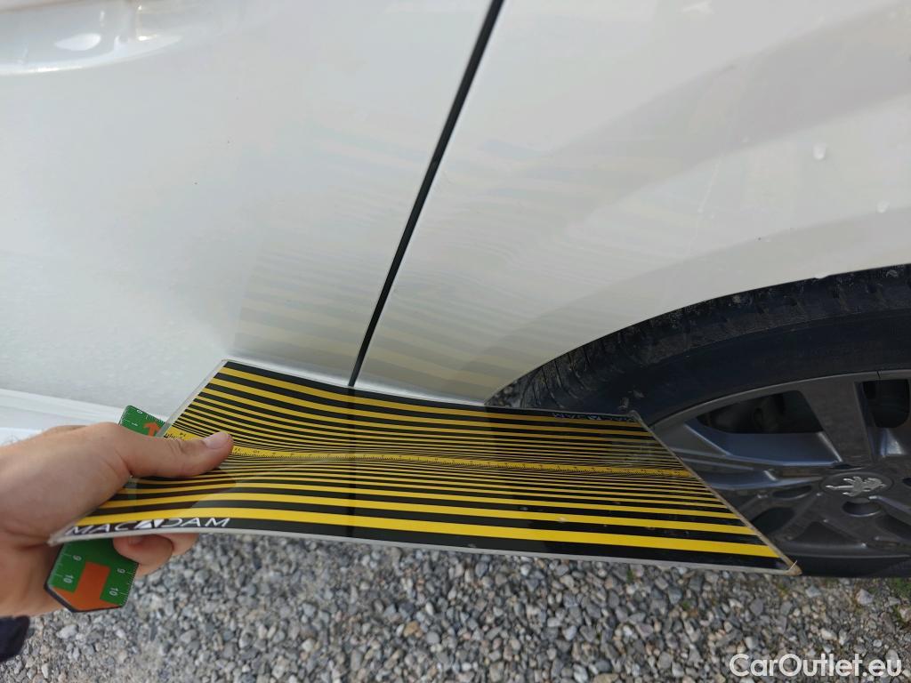  Peugeot  208 PEUGEOT  / 2019 / 5P / berlina con portón BlueHDi 73kW (100CV) Active Pack #18