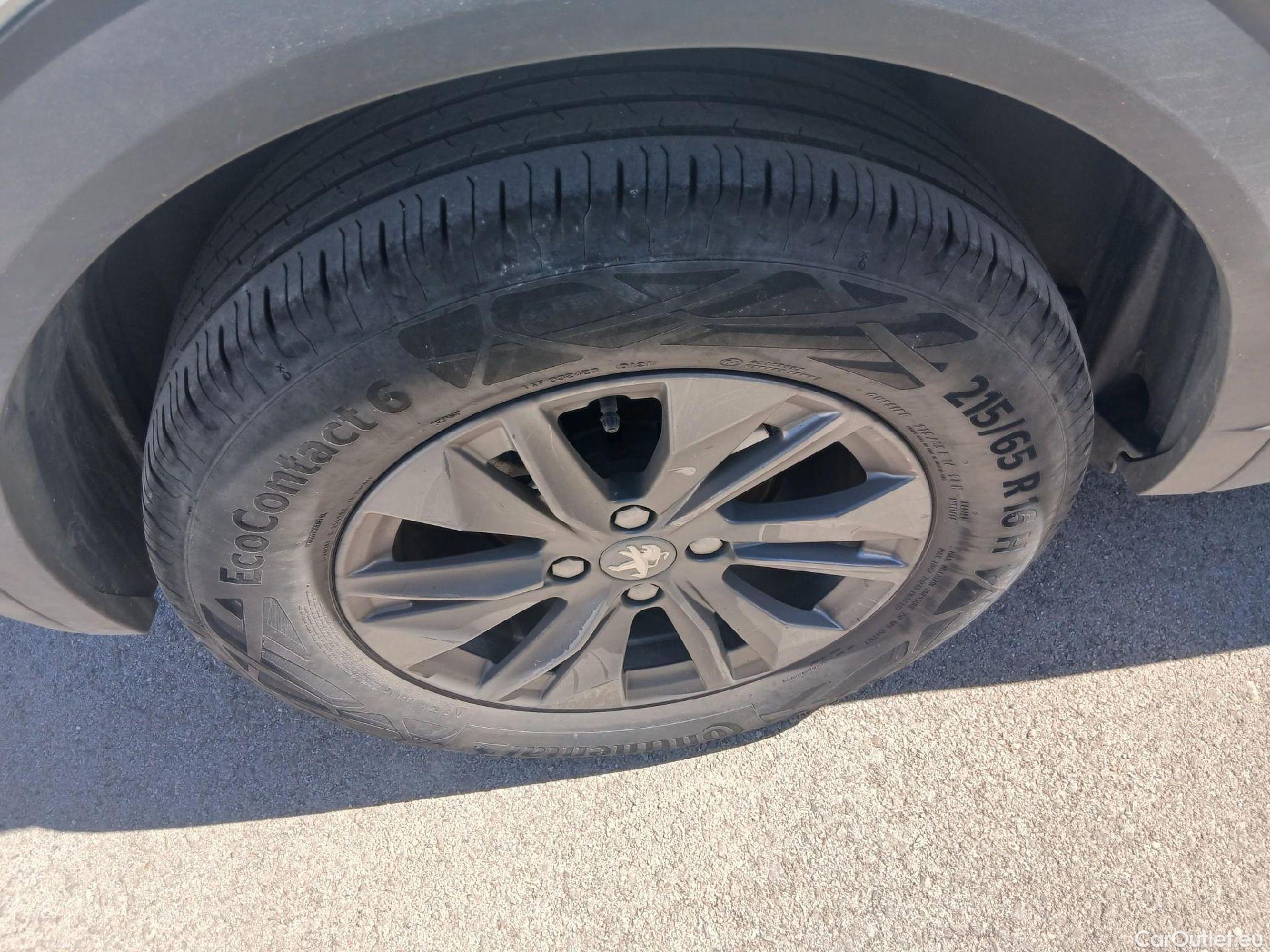  Peugeot  2008 PEUGEOT  / 2019 / 5P / todoterreno Active Pack BlueHDI 81kW (110CV) #6