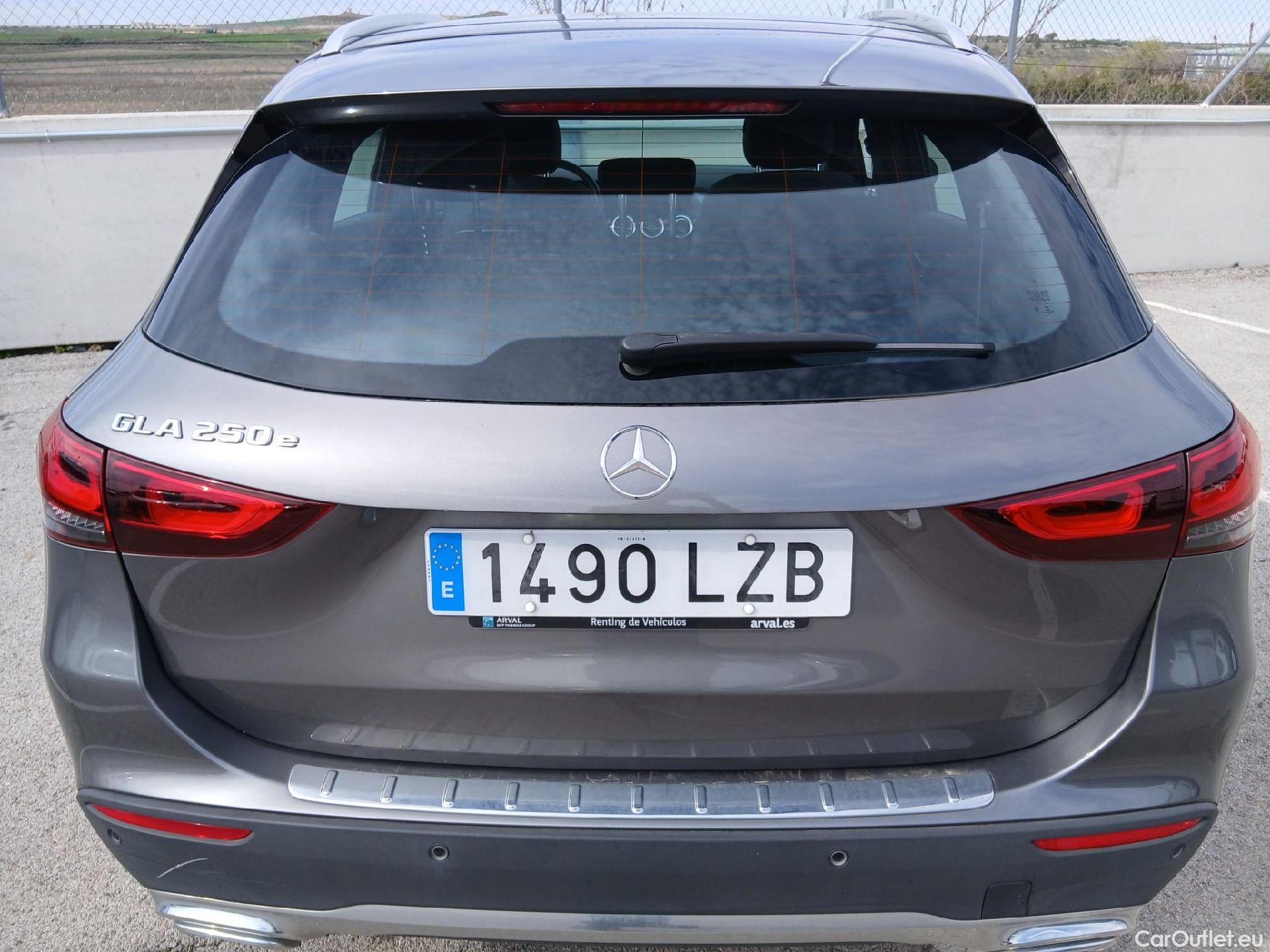 Mercedes  GLA MERCEDES-BENZ  / 2020 / 5P / todoterreno  250 e #24