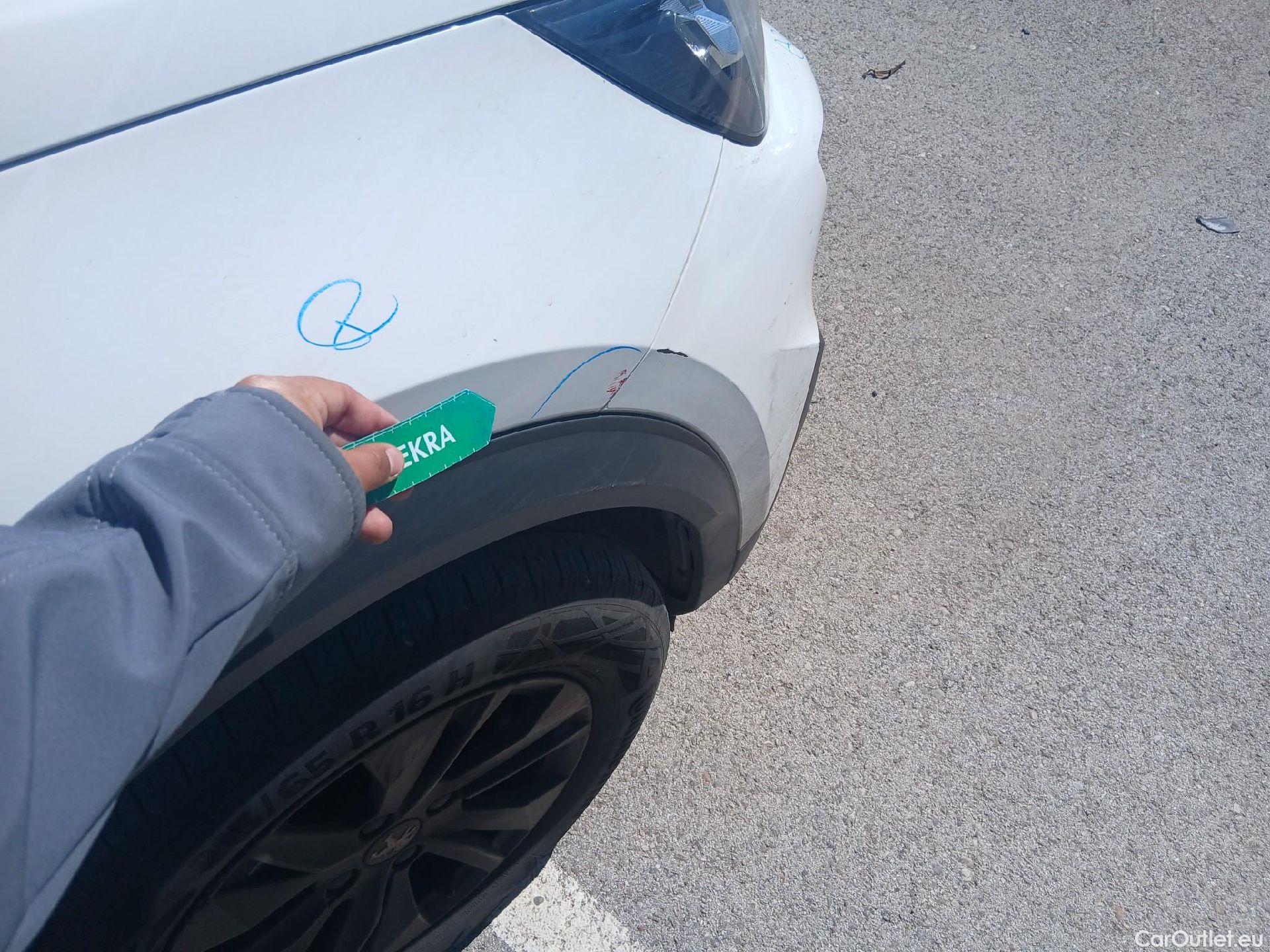  Peugeot  2008 PEUGEOT  / 2019 / 5P / todoterreno Active Pack BlueHDI 81kW (110CV) #33