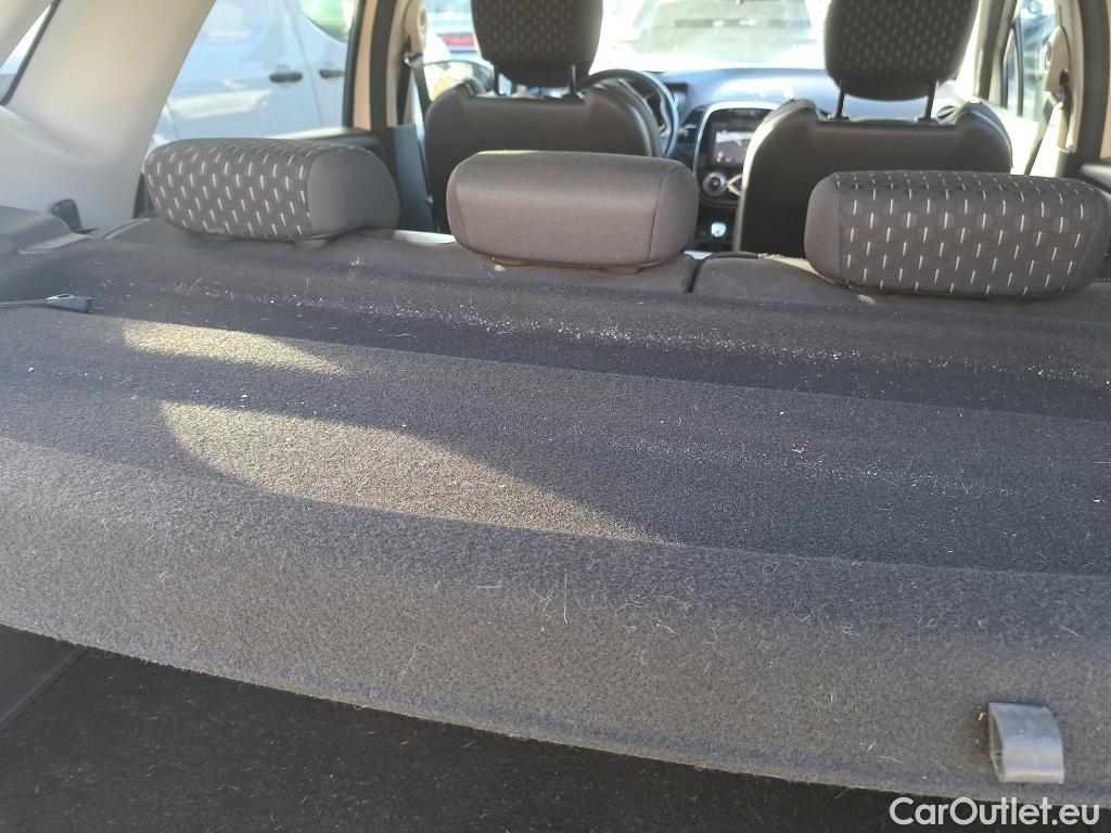  Renault  Captur RENAULT  / 2017 / 5P / crossover Zen TCe 66kW (90CV) -18 (CX) #10