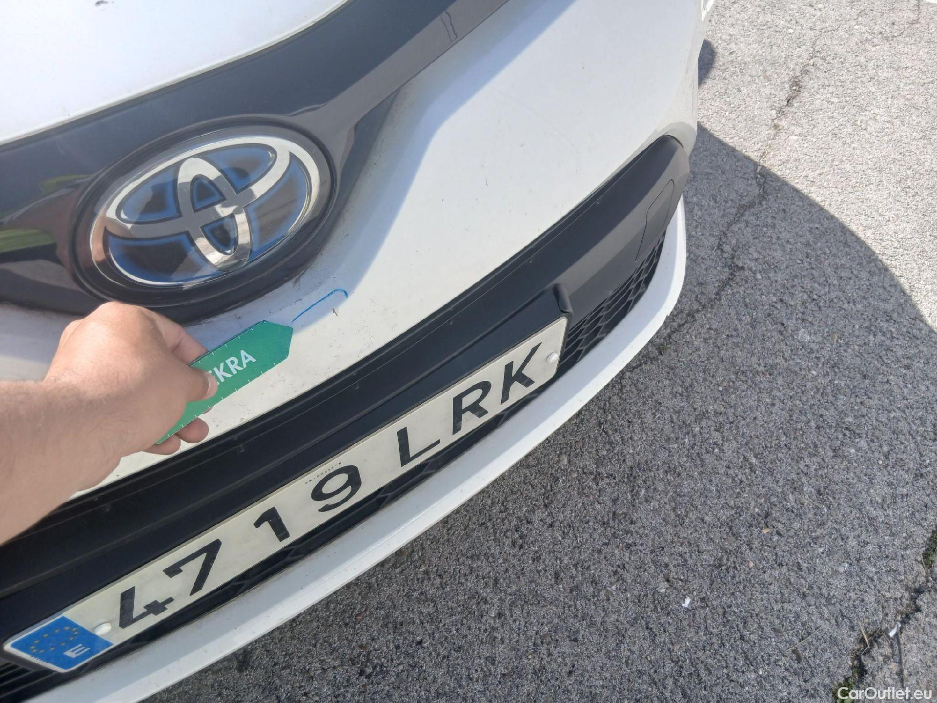  Toyota  C-HR TOYOTA  / 2019 / 5P / todoterreno 1.8 125H Active #8