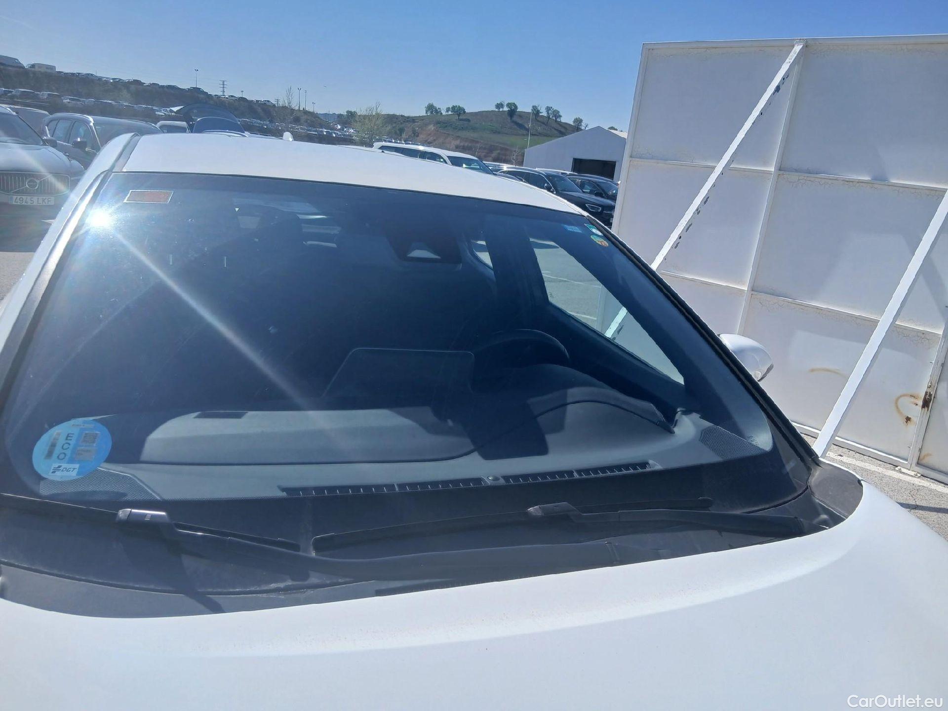  Toyota  C-HR TOYOTA  / 2019 / 5P / todoterreno 1.8 125H Active #12