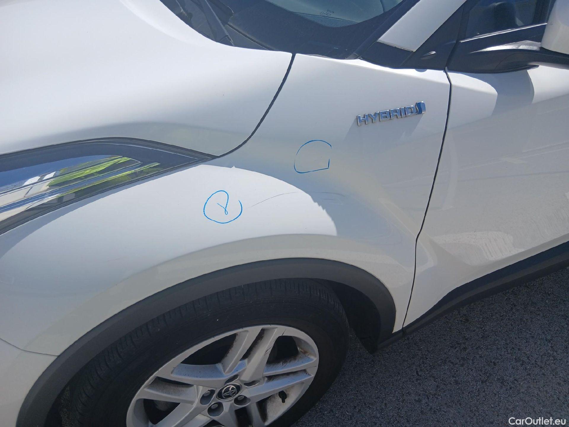  Toyota  C-HR TOYOTA  / 2019 / 5P / todoterreno 1.8 125H Active #13