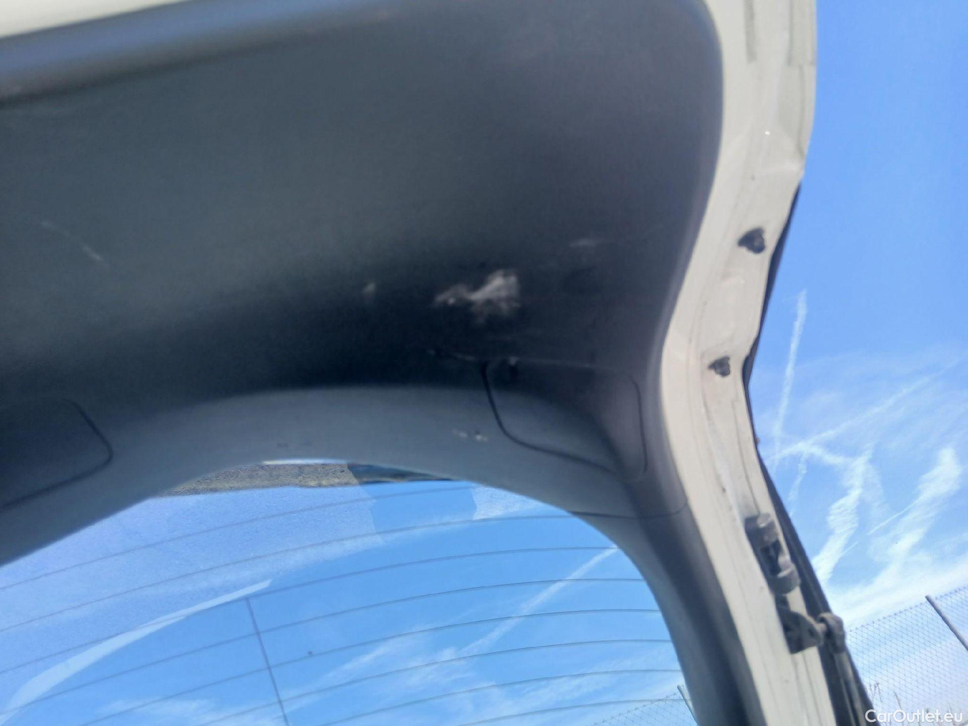  Toyota  C-HR TOYOTA  / 2019 / 5P / todoterreno 1.8 125H Active #5