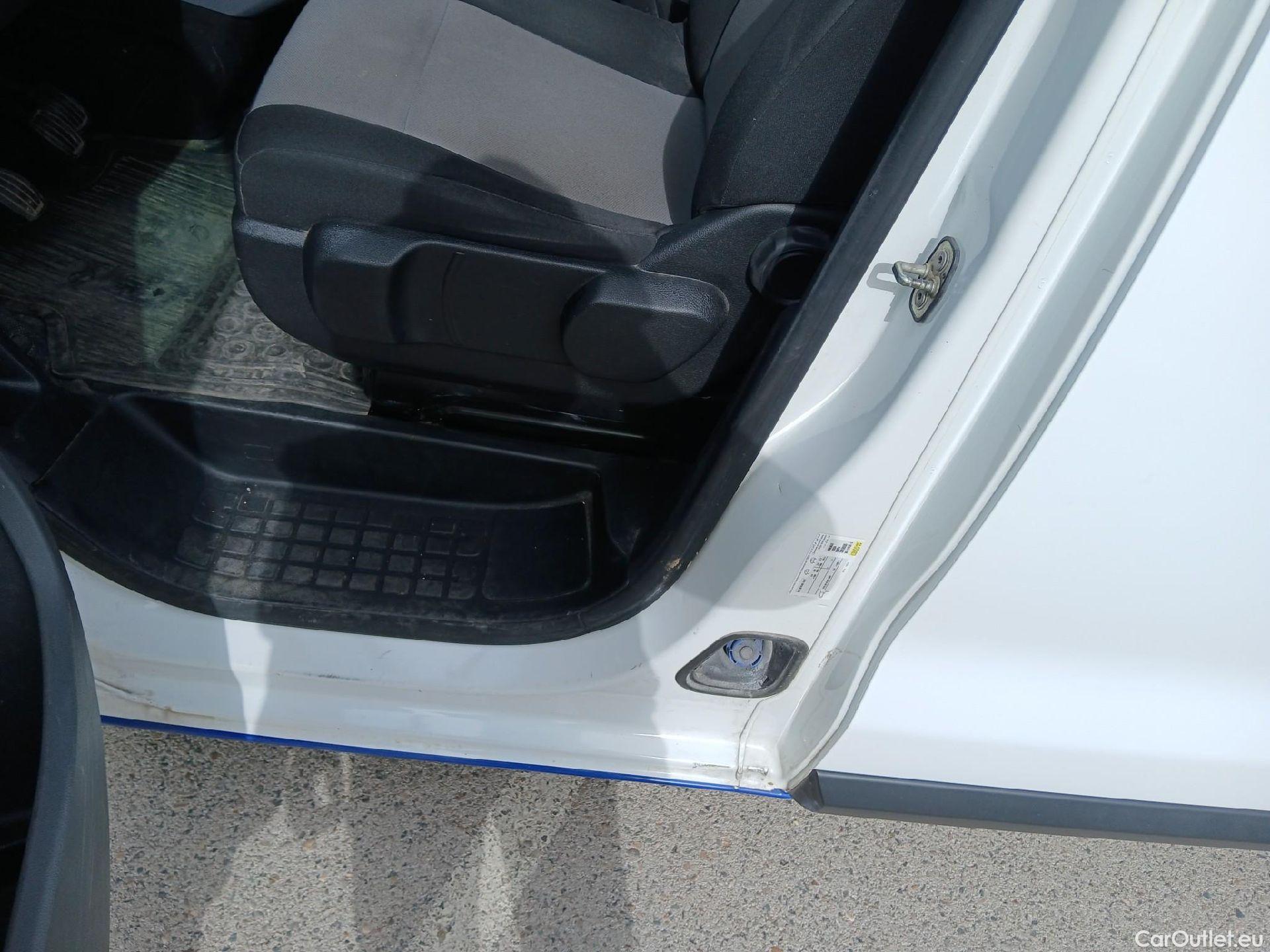  Citroen  Jumpy CITROEN  VU 4P 3G FURGÓN Talla M BlueHDi 90KW (120CV) 6v Confort #8