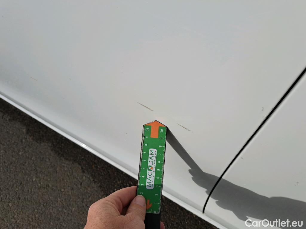  Peugeot  308 PEUGEOT  / 2017 / 5P / berlina con portón 5p Active Pack BlueHDi 130 S&S (AC) #41