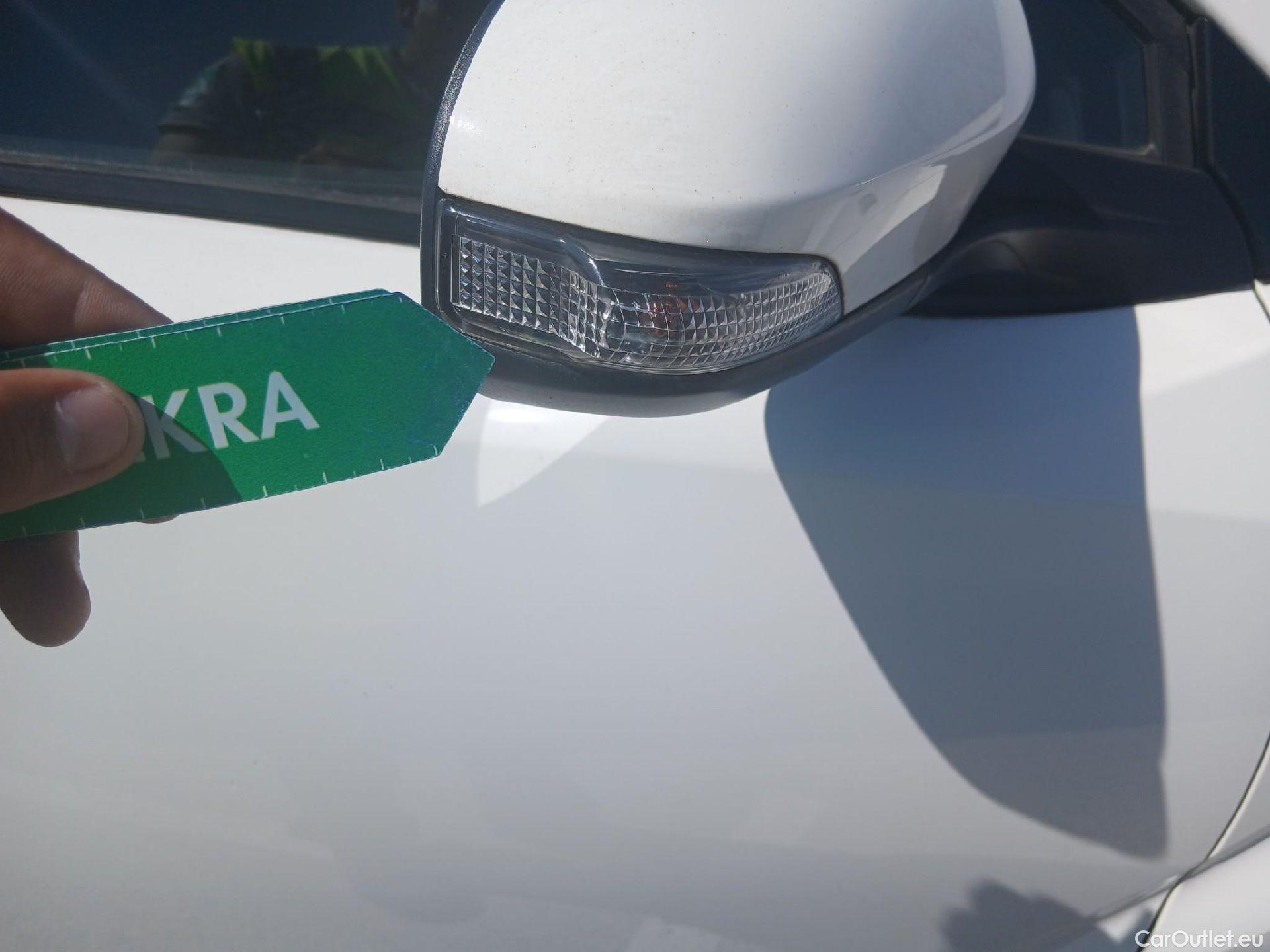  Toyota  C-HR TOYOTA  / 2019 / 5P / todoterreno 1.8 125H Active #37