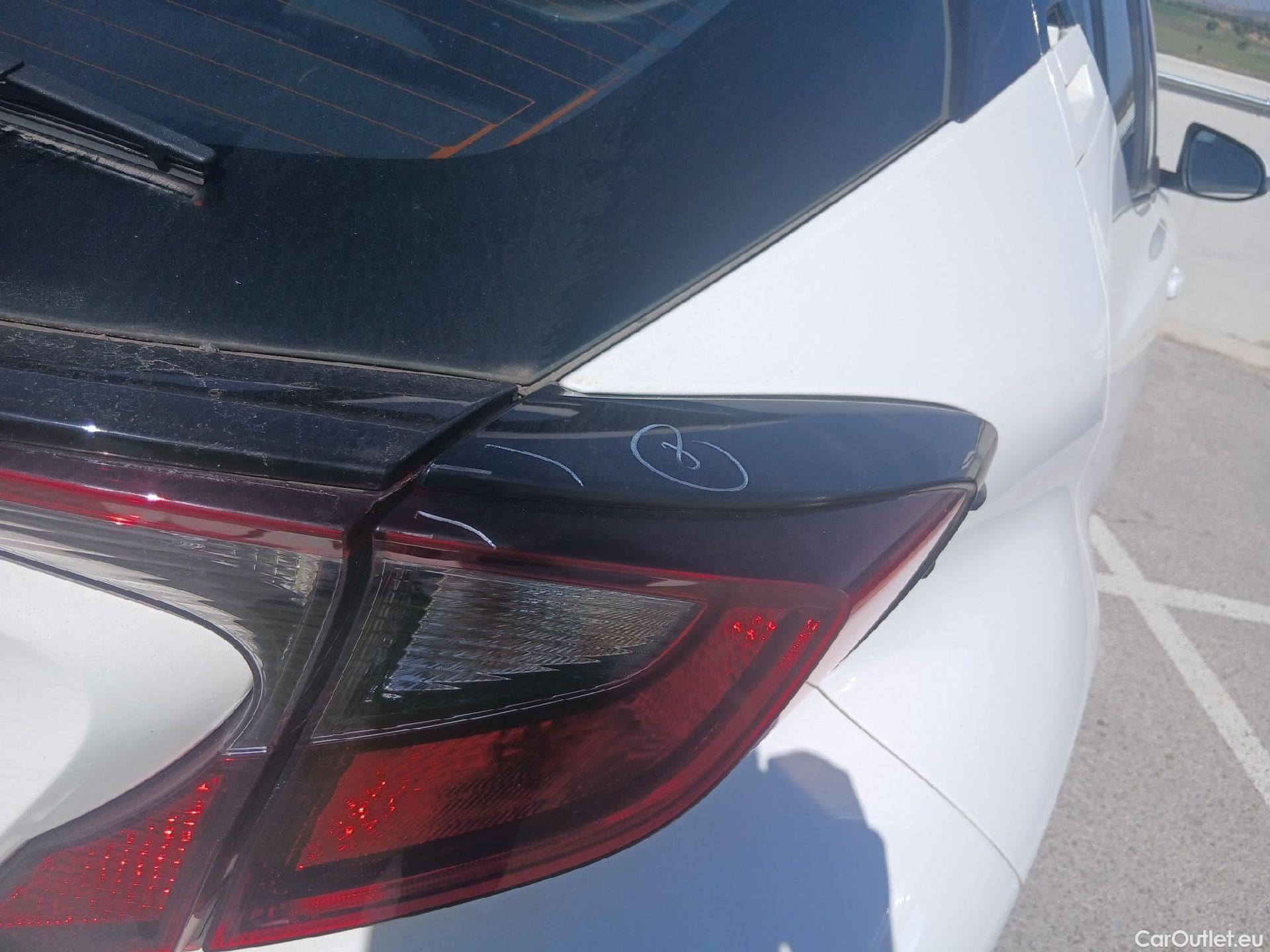  Toyota  C-HR TOYOTA  / 2019 / 5P / todoterreno 1.8 125H Active #28