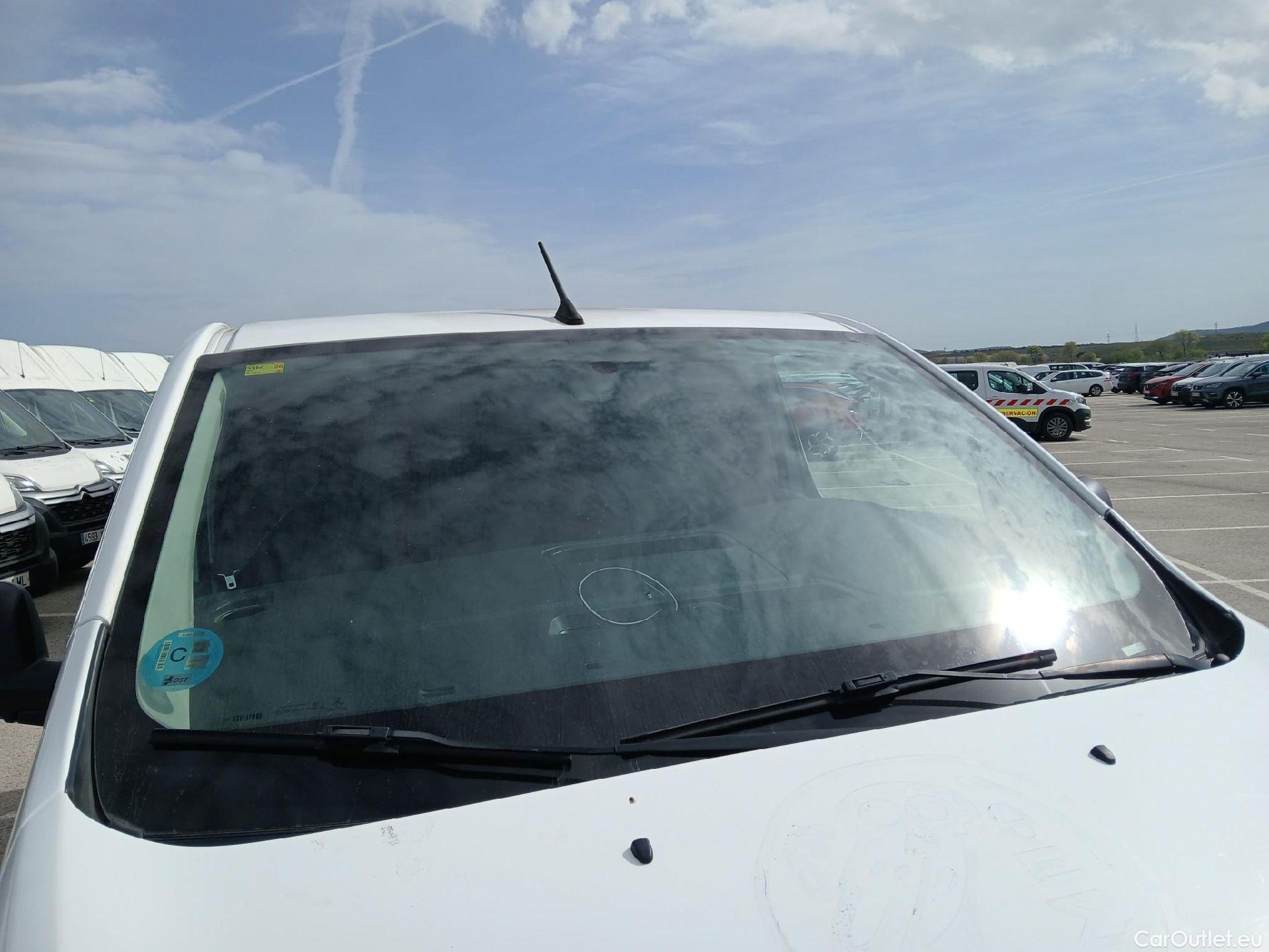  Citroen  Jumpy CITROEN  VU 4P 3G FURGÓN Talla M BlueHDi 90KW (120CV) 6v Confort #24