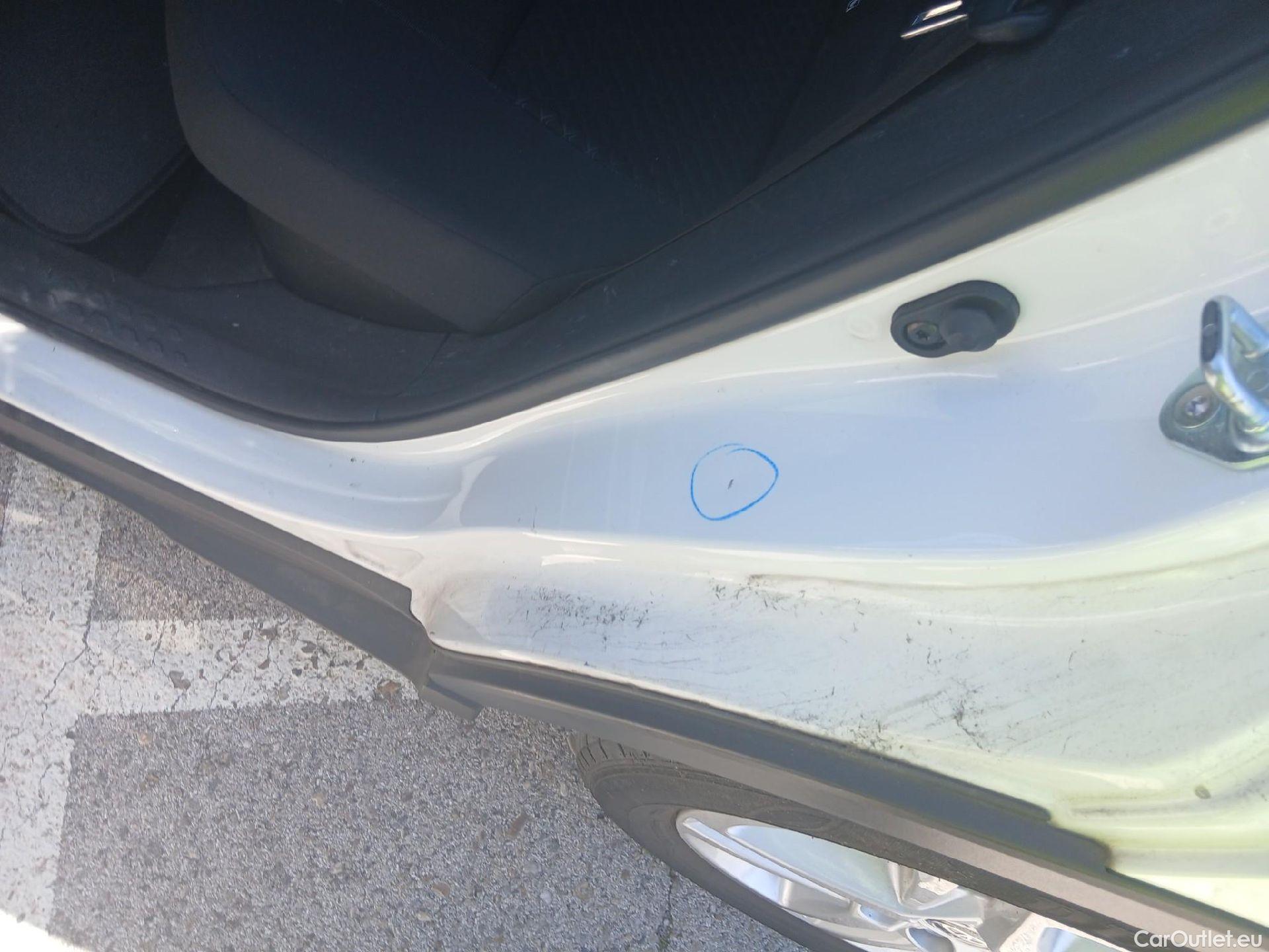  Toyota  C-HR TOYOTA  / 2019 / 5P / todoterreno 1.8 125H Active #22