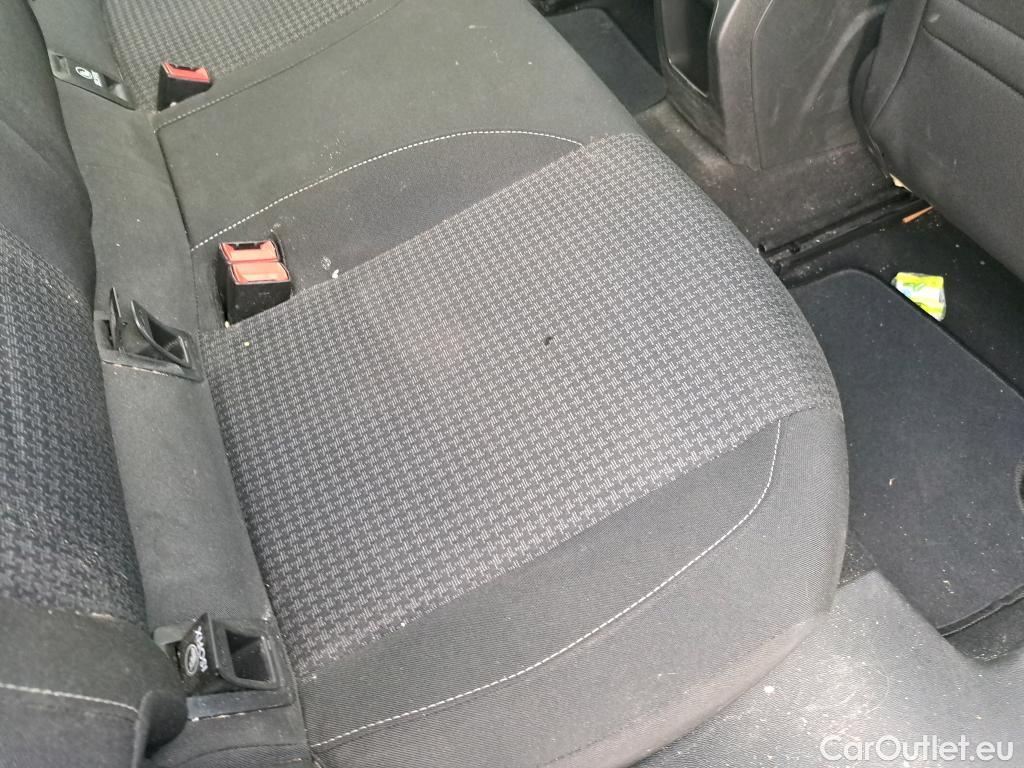  Peugeot  308 PEUGEOT  / 2017 / 5P / berlina con portón 5p Active Pack BlueHDi 130 S&S (AC) #21