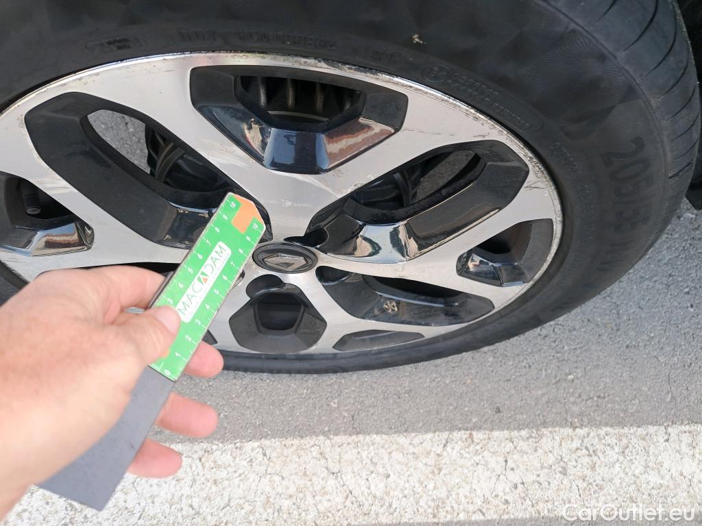  Renault  Captur RENAULT  / 2017 / 5P / crossover Zen TCe 66kW (90CV) -18 (CX) #4