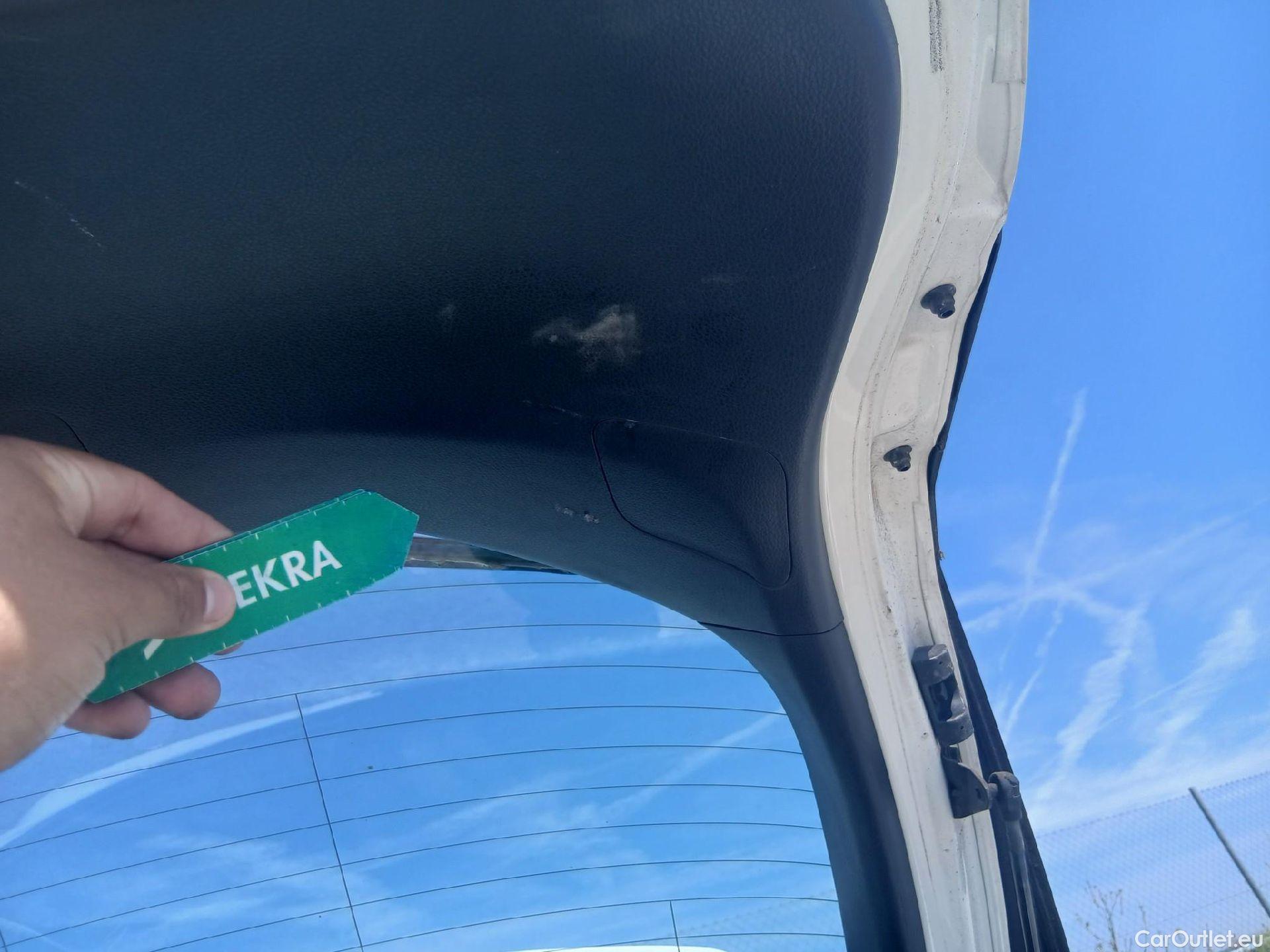  Toyota  C-HR TOYOTA  / 2019 / 5P / todoterreno 1.8 125H Active #6