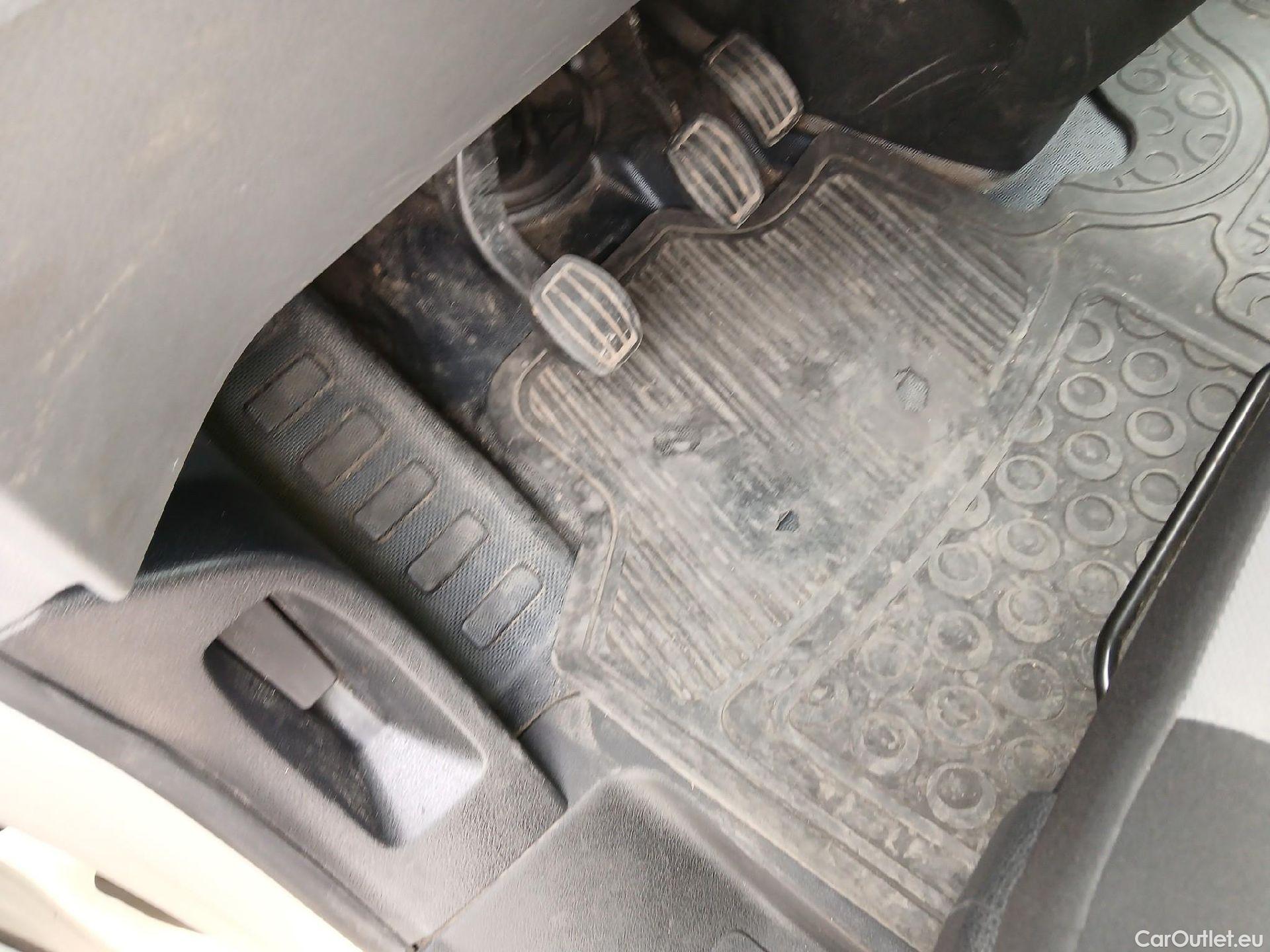  Citroen  Jumpy CITROEN  VU 4P 3G FURGÓN Talla M BlueHDi 90KW (120CV) 6v Confort #6