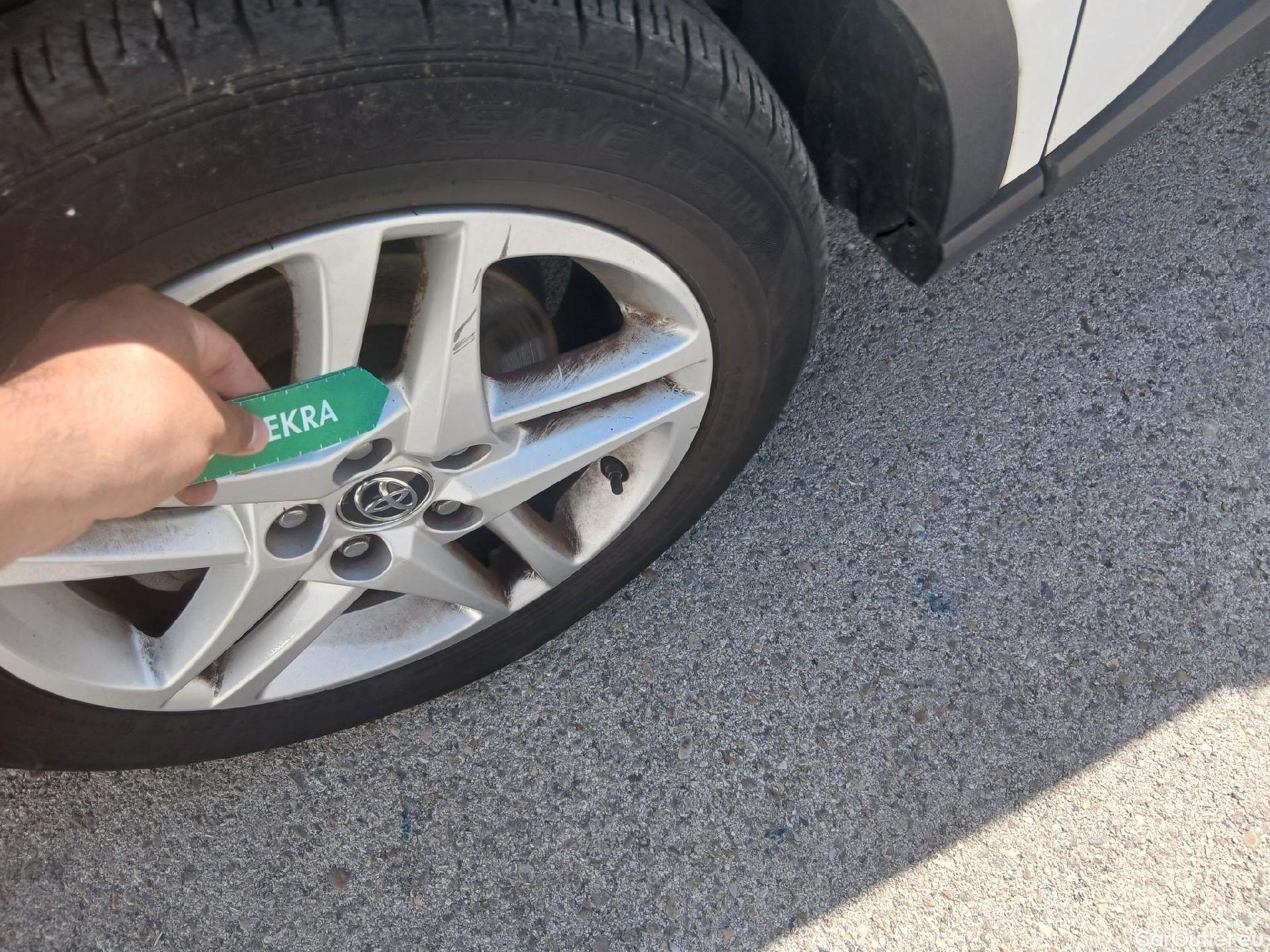  Toyota  C-HR TOYOTA  / 2019 / 5P / todoterreno 1.8 125H Active #16