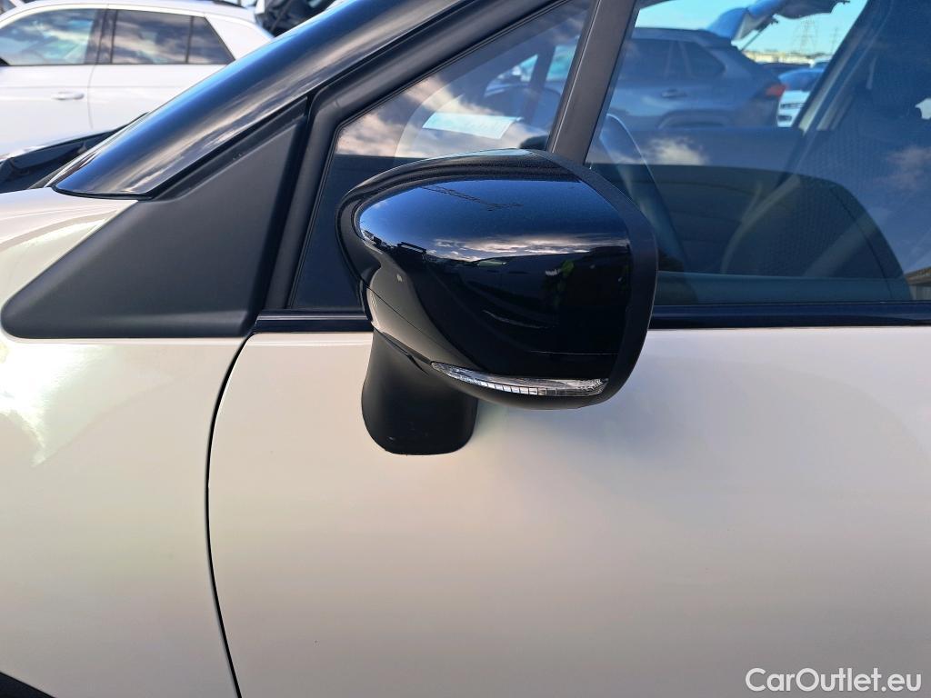  Renault  Captur RENAULT  / 2017 / 5P / crossover Zen TCe 66kW (90CV) -18 (CX) #23