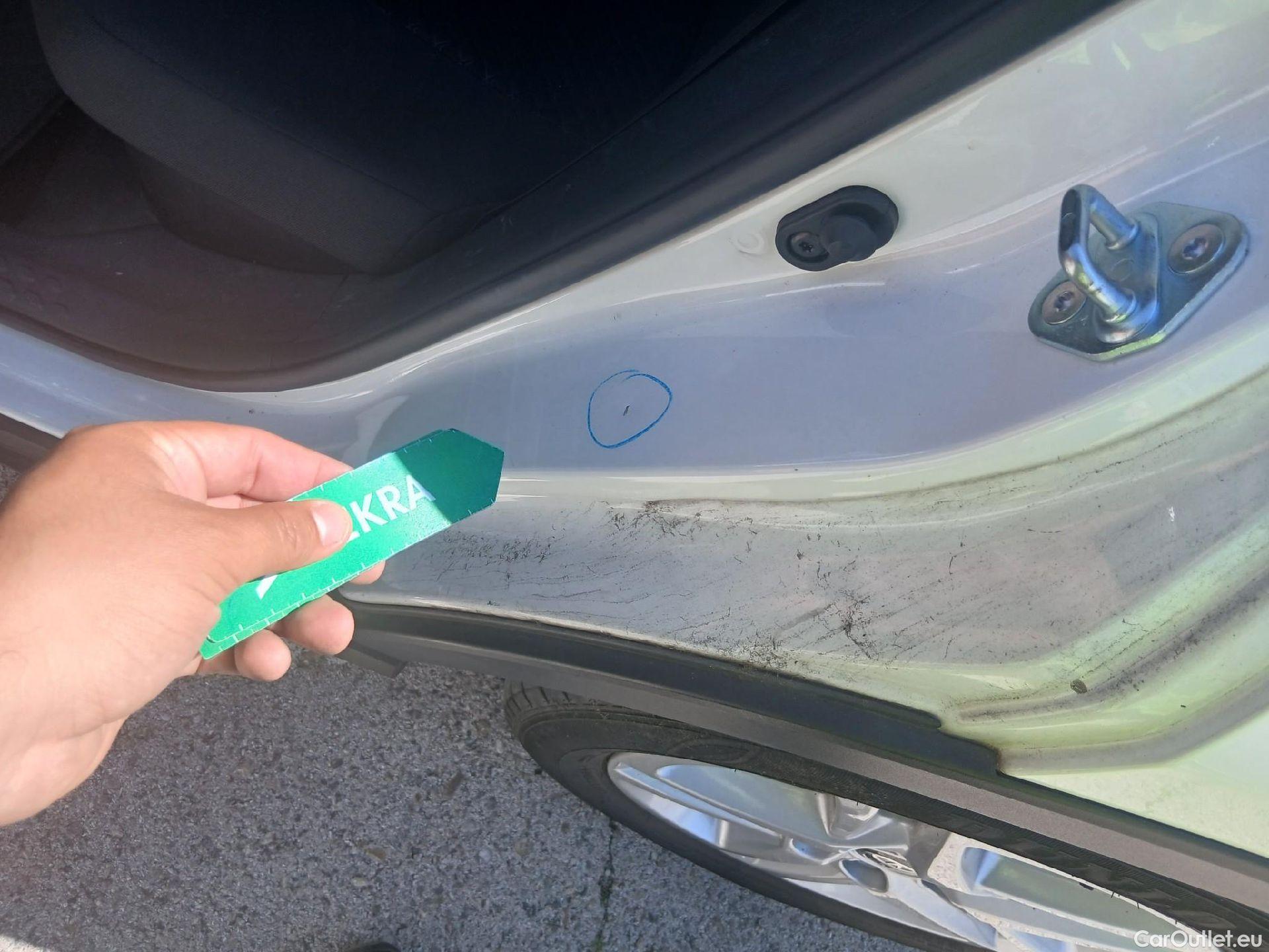  Toyota  C-HR TOYOTA  / 2019 / 5P / todoterreno 1.8 125H Active #21