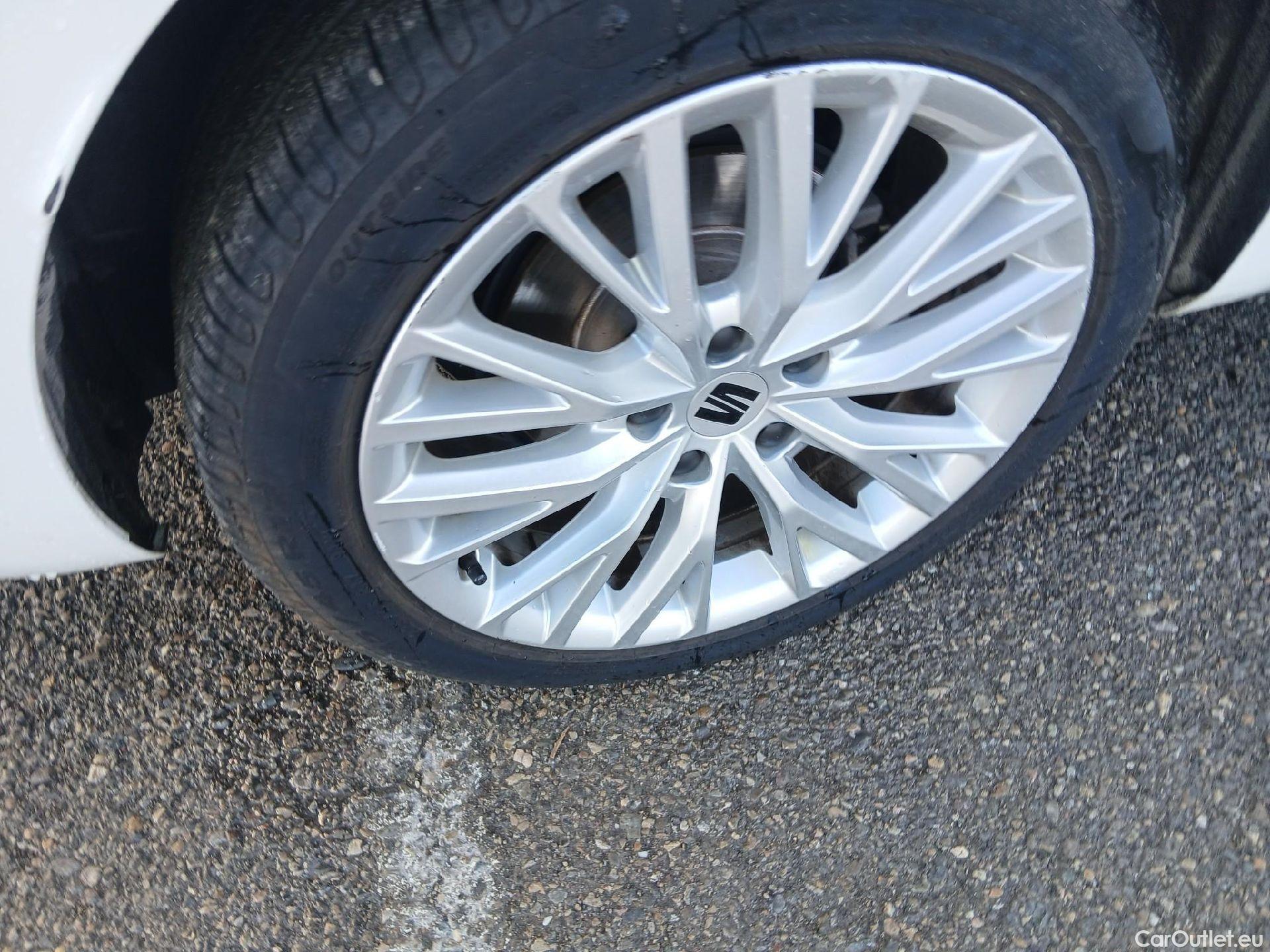  Seat  Leon SEAT Nuevo León / 2020 / 5P / familiar SP 1.4 e-Hybrid DSG S&S Xcellence Go L #18