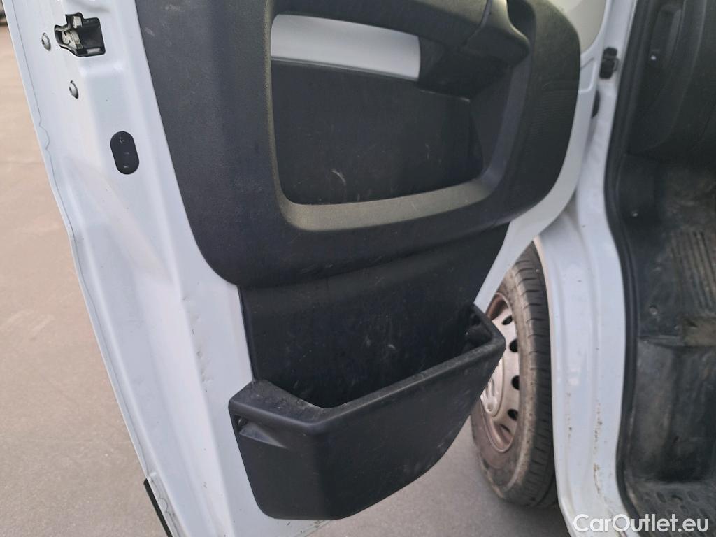  Citroen  Jumper CITROEN  / 2014 / 4P / furgón BlueHDi 103KW (140CV) Furgón 35L3H2 #70