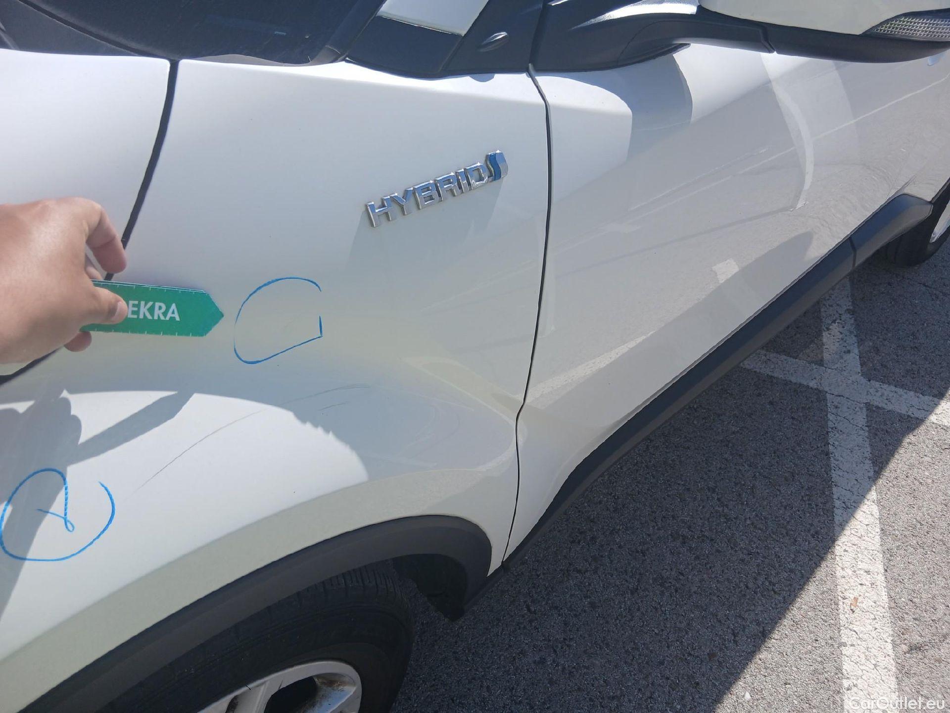  Toyota  C-HR TOYOTA  / 2019 / 5P / todoterreno 1.8 125H Active #14