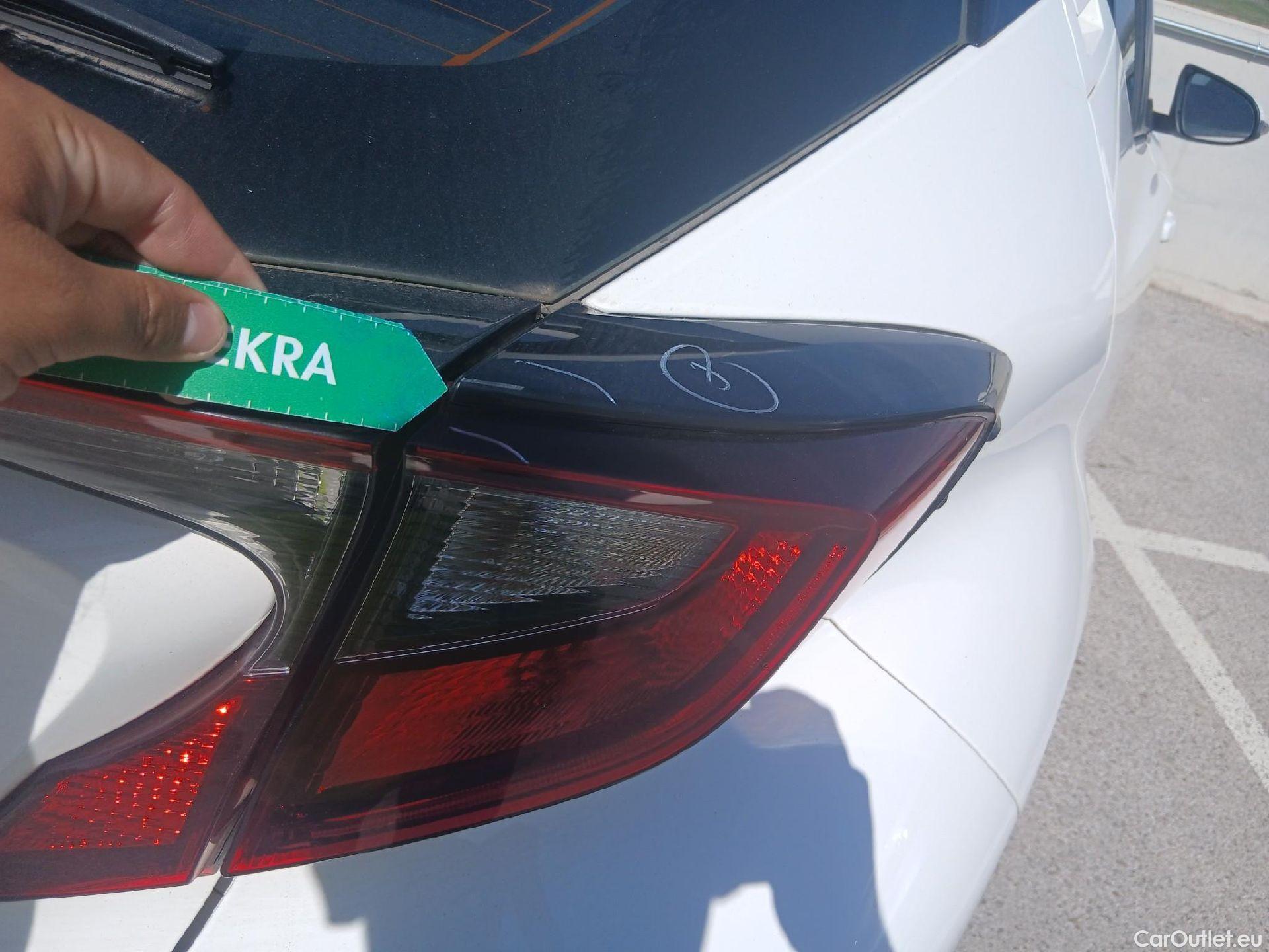  Toyota  C-HR TOYOTA  / 2019 / 5P / todoterreno 1.8 125H Active #27