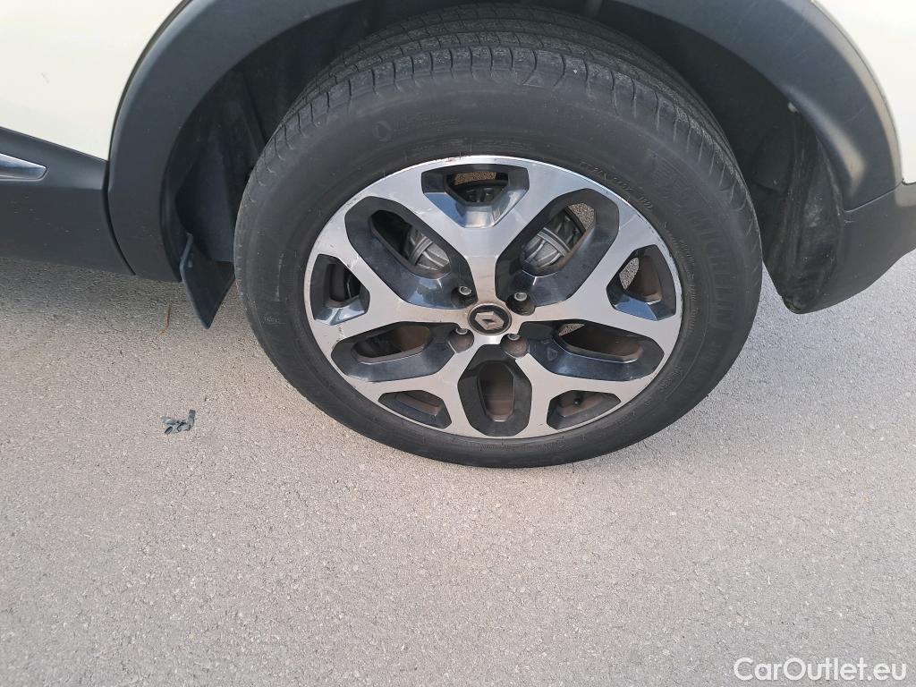  Renault  Captur RENAULT  / 2017 / 5P / crossover Zen TCe 66kW (90CV) -18 (CX) #1