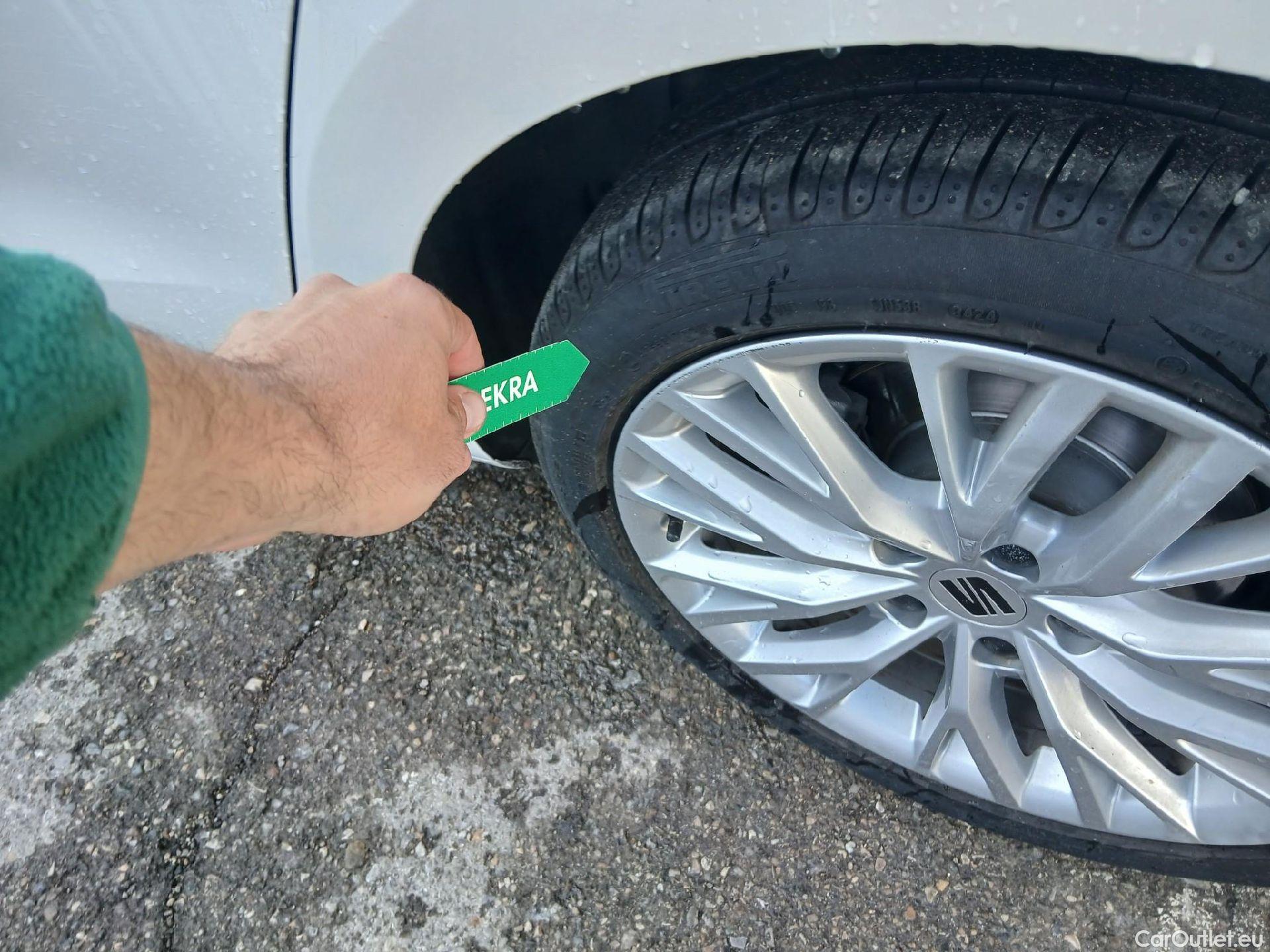  Seat  Leon SEAT Nuevo León / 2020 / 5P / familiar SP 1.4 e-Hybrid DSG S&S Xcellence Go L #9