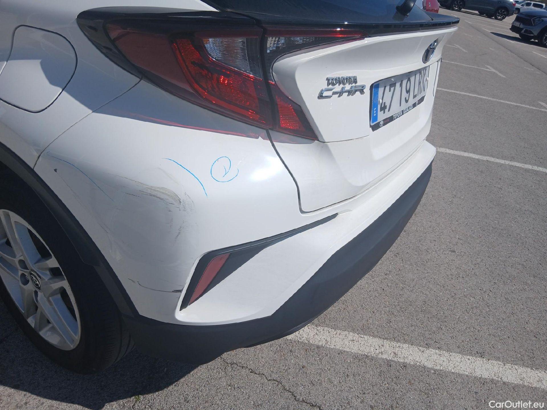  Toyota  C-HR TOYOTA  / 2019 / 5P / todoterreno 1.8 125H Active #24