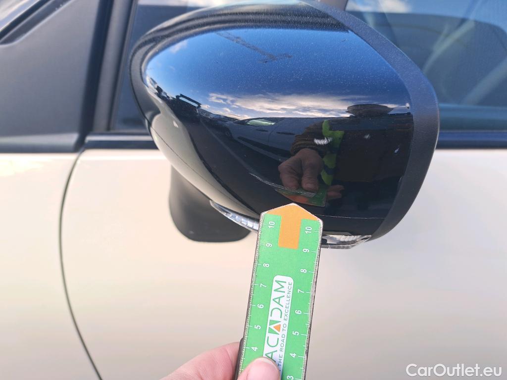  Renault  Captur RENAULT  / 2017 / 5P / crossover Zen TCe 66kW (90CV) -18 (CX) #24