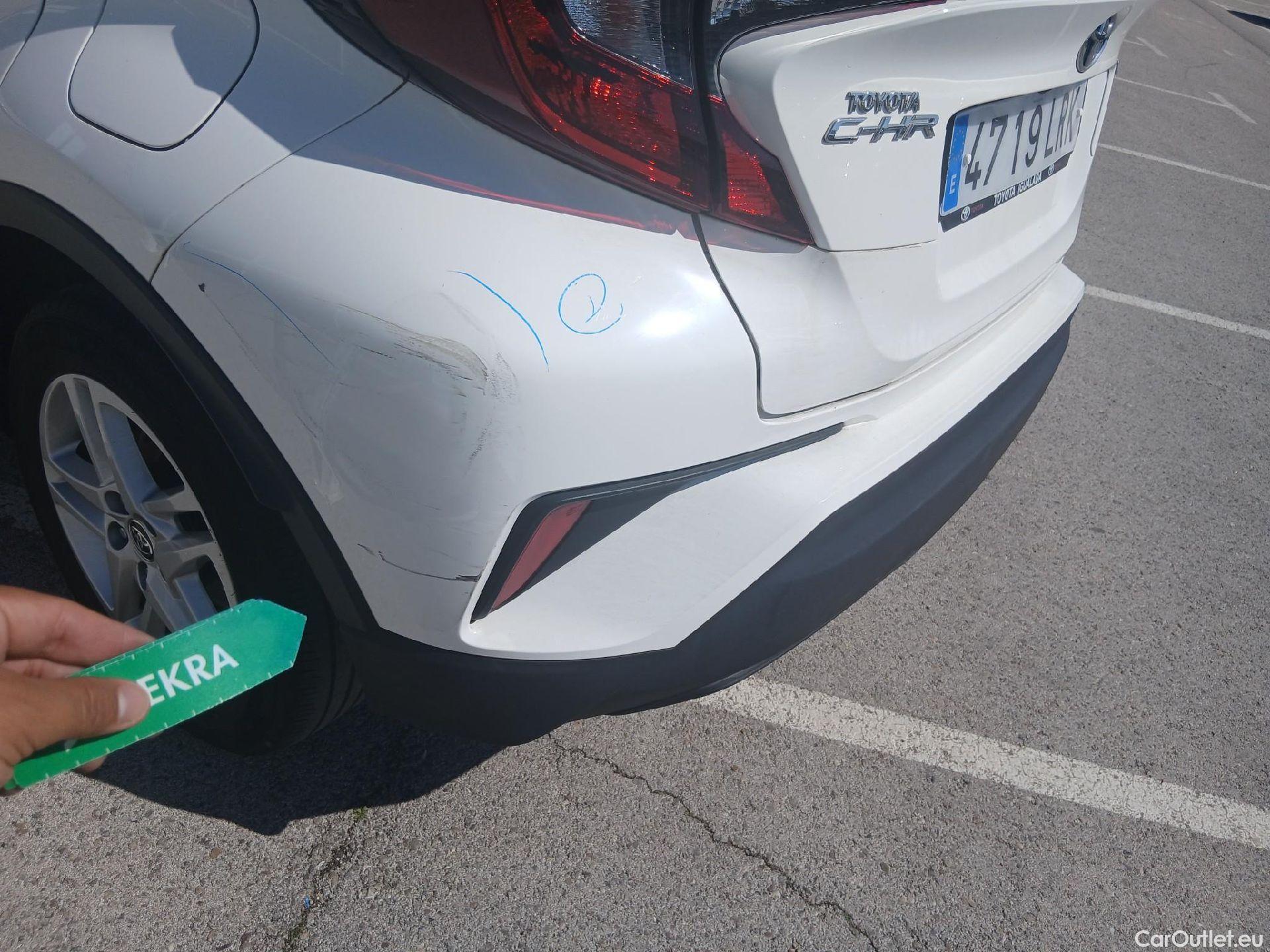  Toyota  C-HR TOYOTA  / 2019 / 5P / todoterreno 1.8 125H Active #23