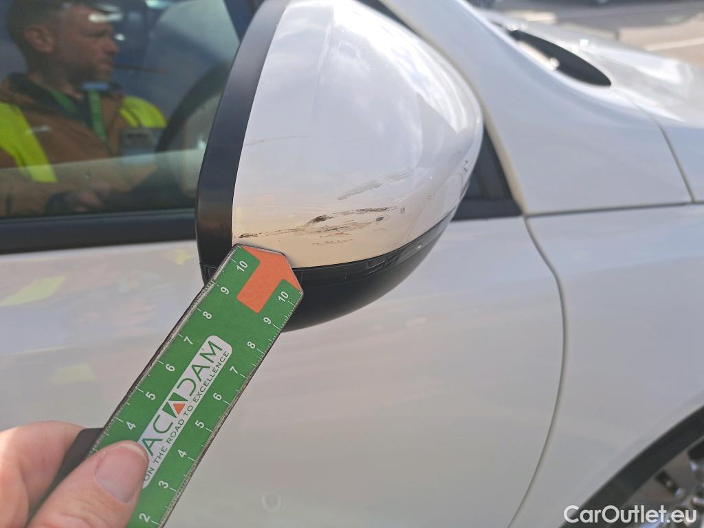  Peugeot  308 PEUGEOT  / 2017 / 5P / berlina con portón 5p Active Pack BlueHDi 130 S&S (AC) #45