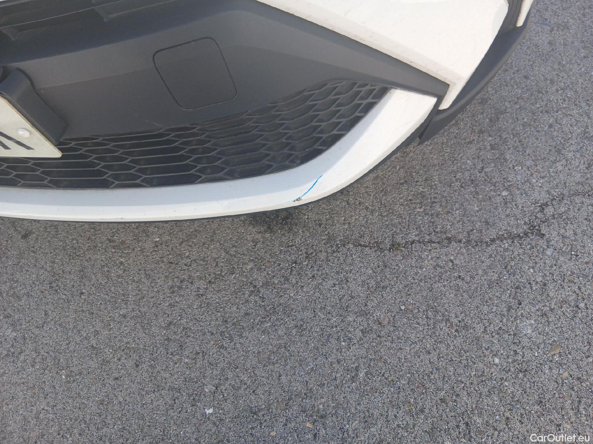  Toyota  C-HR TOYOTA  / 2019 / 5P / todoterreno 1.8 125H Active #9