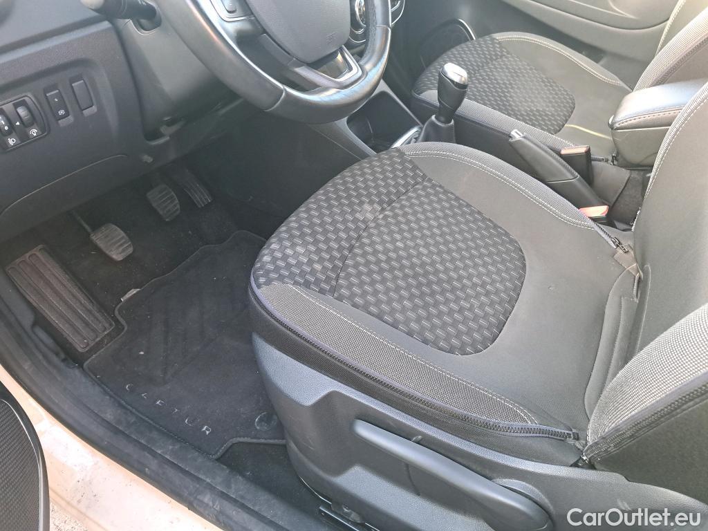  Renault  Captur RENAULT  / 2017 / 5P / crossover Zen TCe 66kW (90CV) -18 (CX) #12