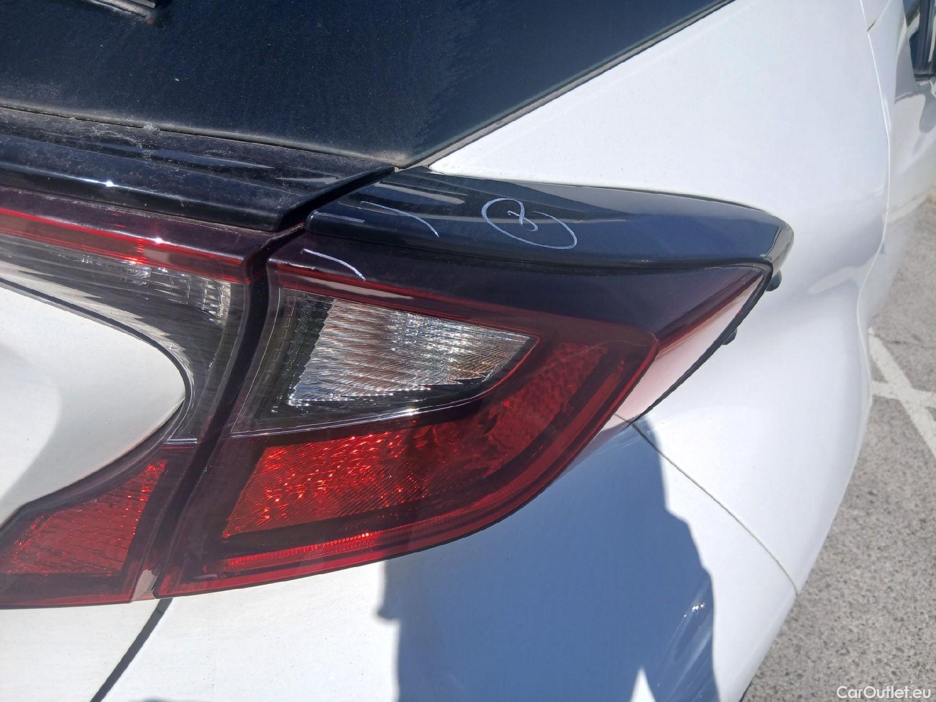  Toyota  C-HR TOYOTA  / 2019 / 5P / todoterreno 1.8 125H Active #29