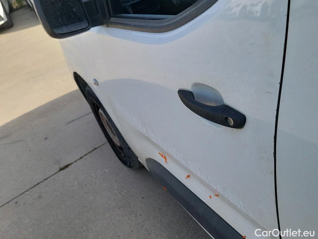  Citroen  Berlingo CITROEN  / 2018 / 3P / furgón derivado de turismo Talla M BlueHDi 100 CONTROL #31