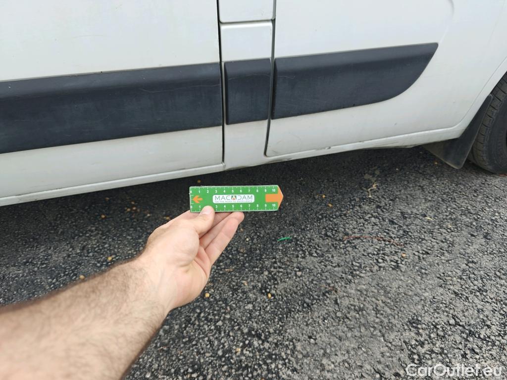  Nissan  NV400 NISSAN  / 2011 / 4P / furgón L2H2 3,5T 2.3dCi 99kW FWD Comfort #ISOTERMO# #17